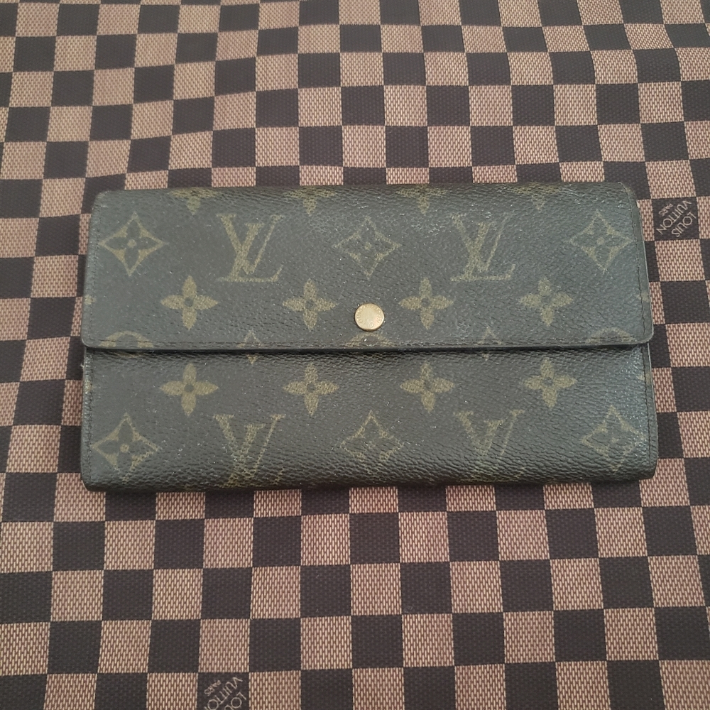 Louis Vuitton Long Sarah Wallet